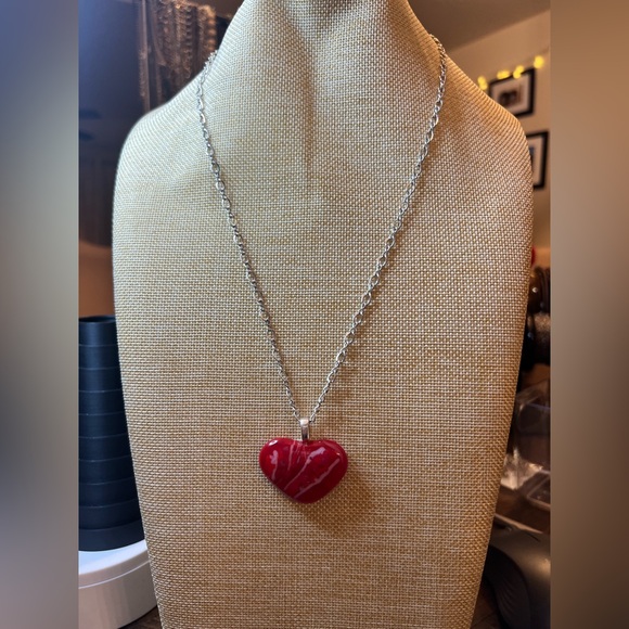 Jewelry - Elegant Silver Chain with Glass Red Heart Pendent Necklace